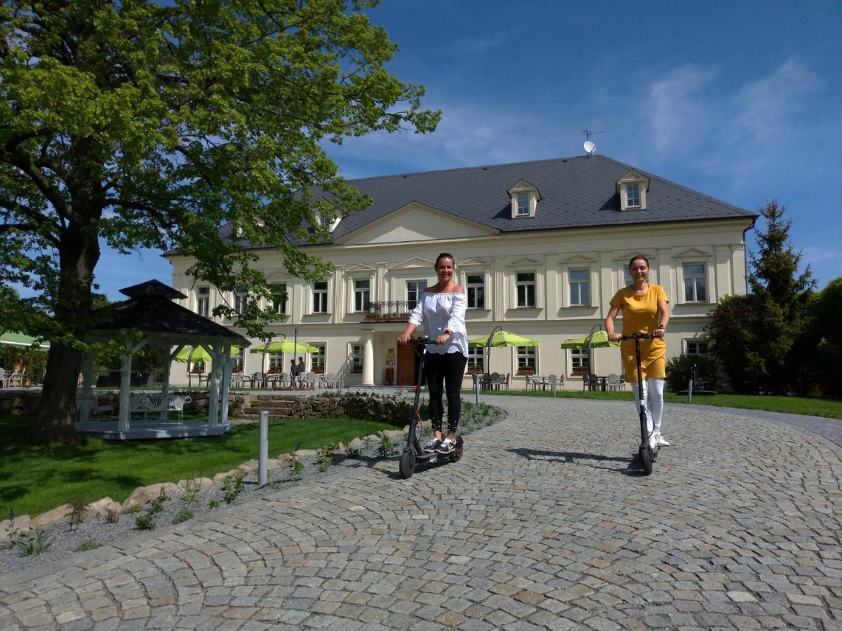 Zamecek Petrovice Hotell Petrovice u Karviné Eksteriør bilde